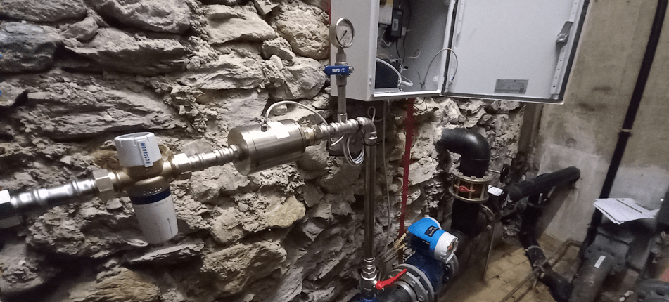 Une microturbine pour alimenter en électricité les sites de mesure en montagne
